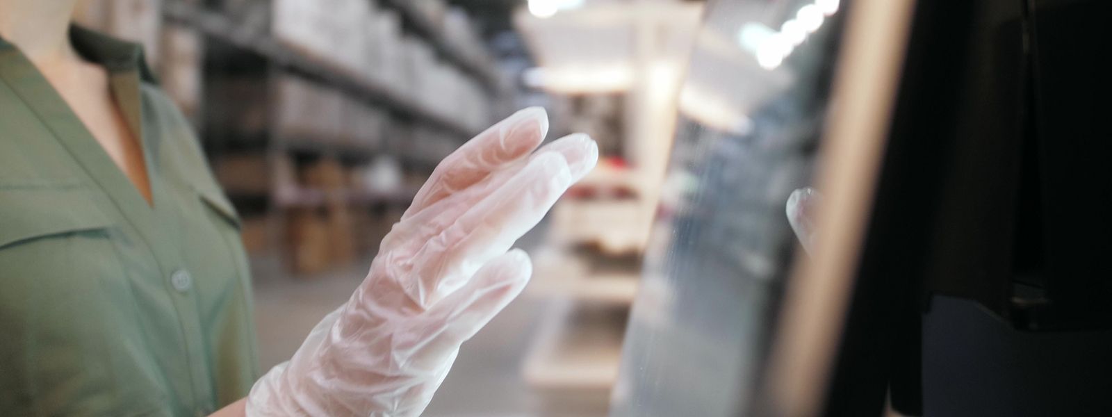 Operating an industrial HMI display while wearing gloves