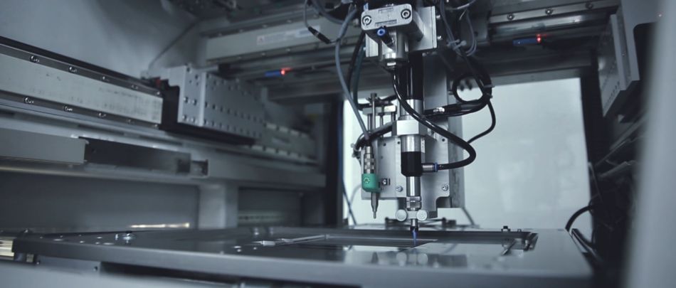 VIA optronics Optical Bonding Prozess MaxVU