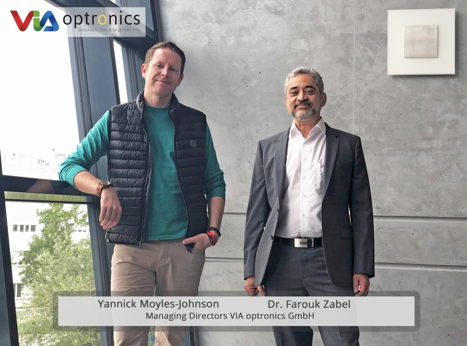 Yannick Moyles-Johnson und Dr. Farouk Zabel, heißen alle Neuankömmlinge herzlich willkommen
