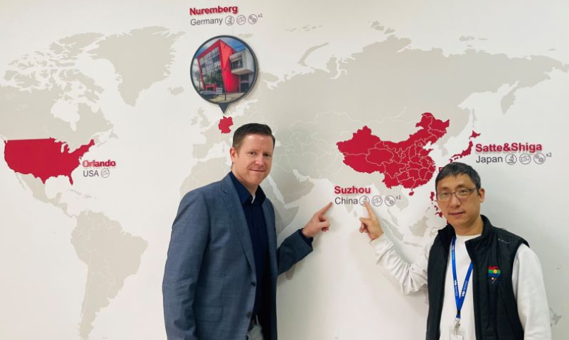 Unser COO Yannick Moyles-Johnson in unserer Niederlassung in Suzhou